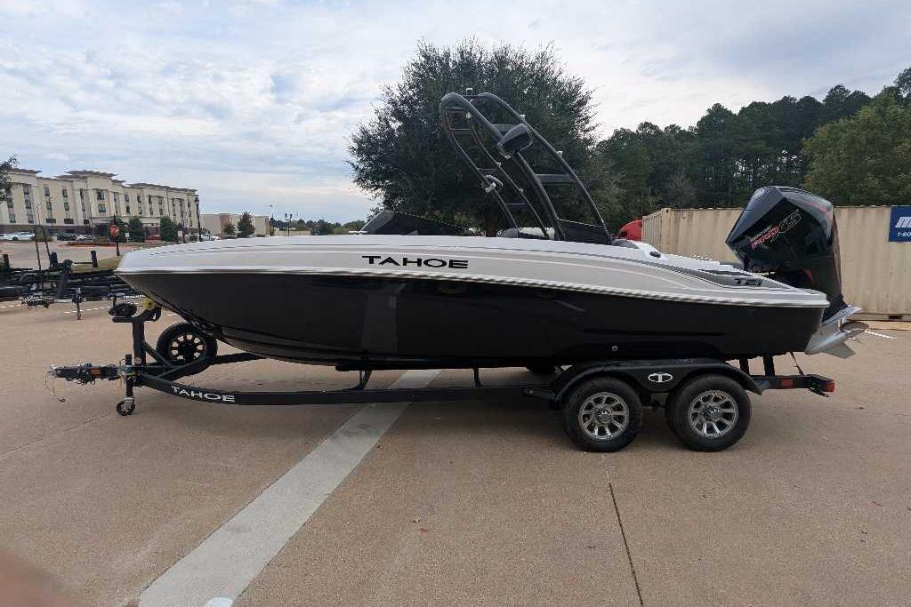 2026 TAHOE T21 | Bass Pro Shops
